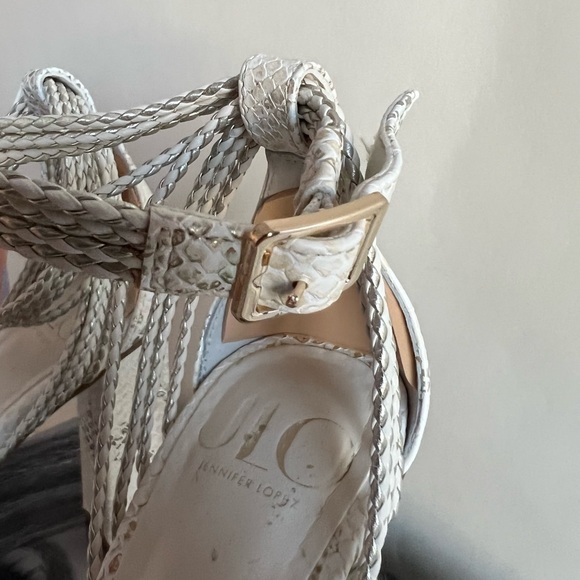 ◽️JLO Jennifer Lopez White Snake Print Heels◽️ - Picture 7 of 8